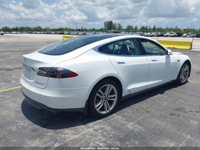 2013 TESLA MODEL S 5YJSA1CG4DFP21658 Photo 3