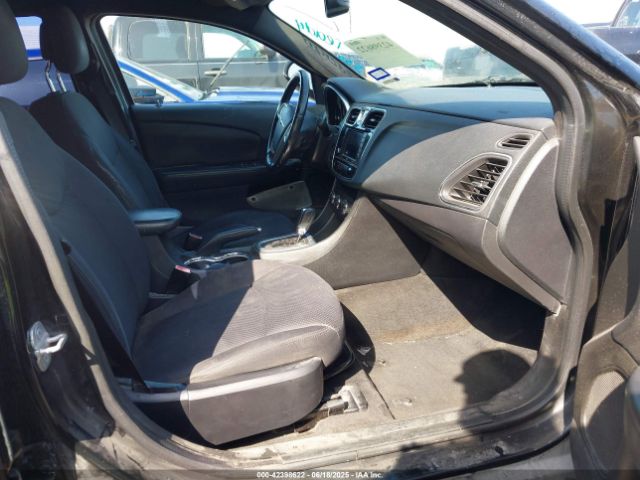 2014 CHRYSLER 200 1C3CCBBG7EN157565 Photo 4