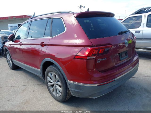 2018 VOLKSWAGEN TIGUAN 3VV3B7AX4JM027472 Photo 2