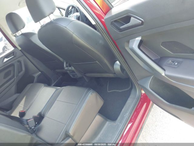 2018 VOLKSWAGEN TIGUAN 3VV3B7AX4JM027472 Photo 7