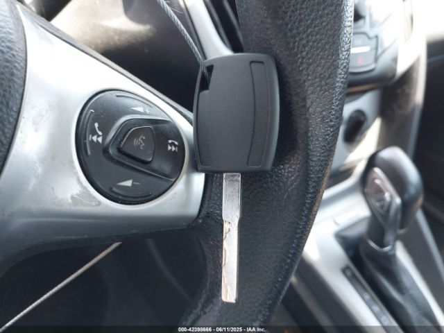 1FADP3F28EL161439 Ford FOCUS SE