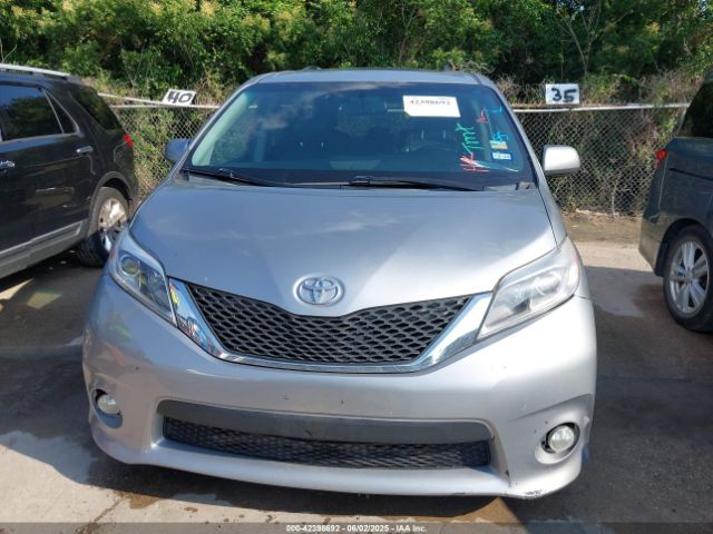 5TDXK3DC8FS665488 Toyota Sienna Se 8 Passenger