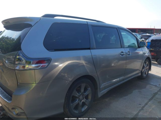 5TDXK3DC8FS665488 Toyota Sienna Se 8 Passenger