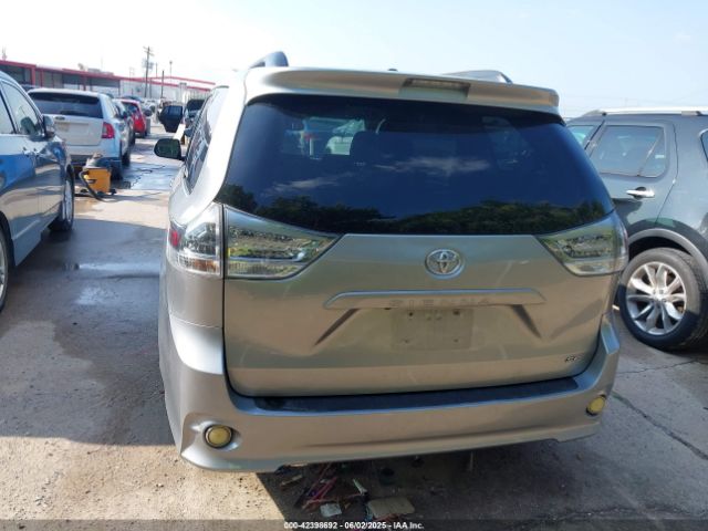 5TDXK3DC8FS665488 Toyota Sienna Se 8 Passenger