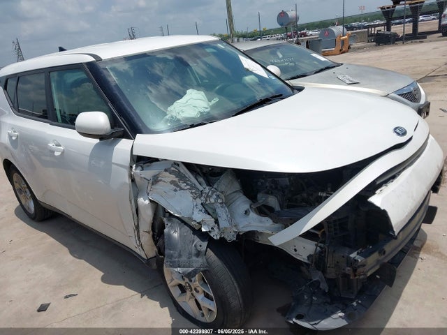 KNDJ23AU4M7138137 KIA mpi nu