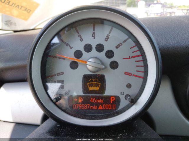 2010 MINI COOPER CLUBMAN WMWML3C56ATX38237 Photo 6