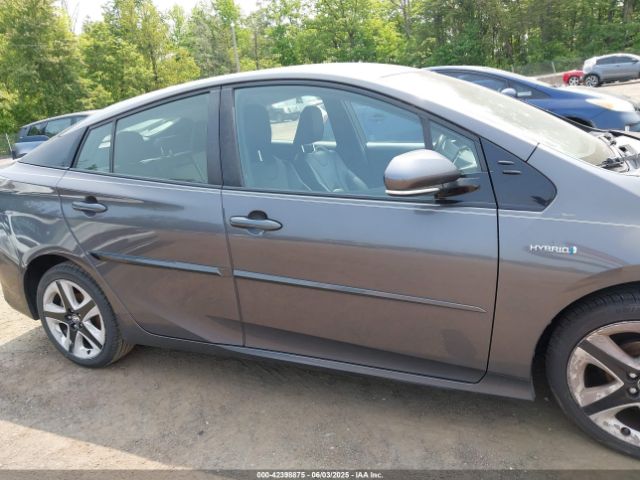 JTDKARFU9H3538176 Toyota Prius Four Touring