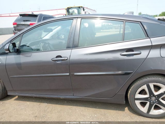 JTDKARFU9H3538176 Toyota Prius Four Touring