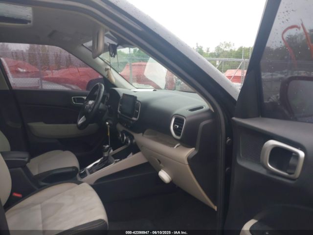 2022 HYUNDAI VENUE KMHRC8A36NU138157 Photo 4