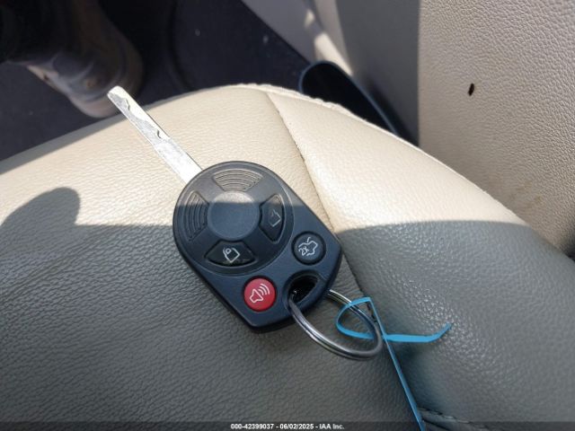 1FMCU9HD4JUD30212 Ford ESCAPE SEL