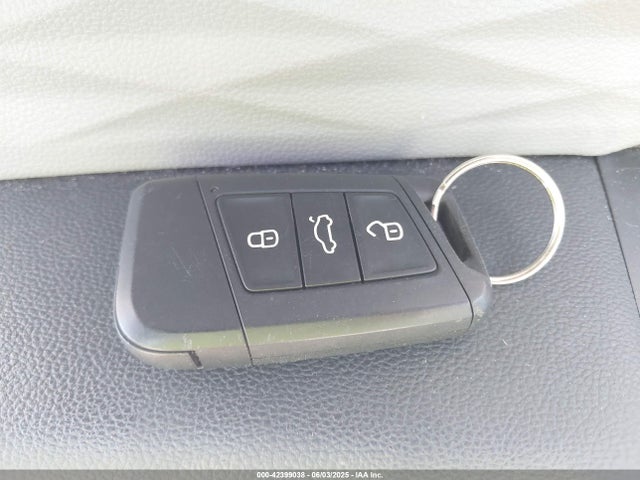 3VVAX7B24NM051868 Volkswagen tsi