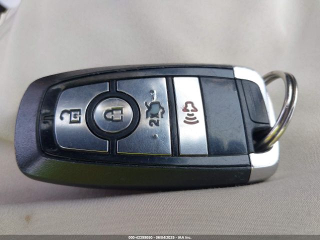 3FA6P0LU8HR380632 Ford Fusion Hybrid Se
