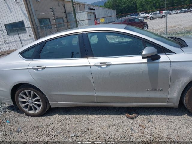 3FA6P0LU8HR380632 Ford Fusion Hybrid Se