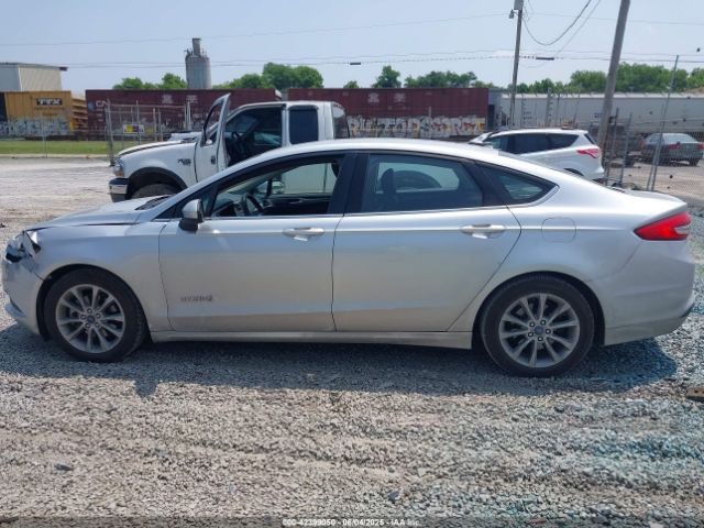 3FA6P0LU8HR380632 Ford Fusion Hybrid Se