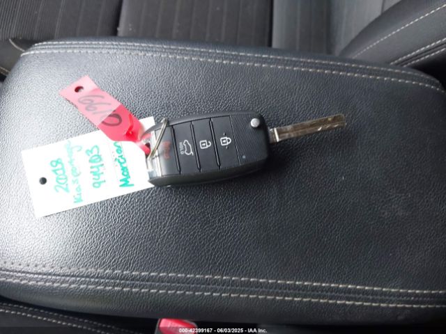 KNDPMCAC9J7386293 KIA Sportage Lx