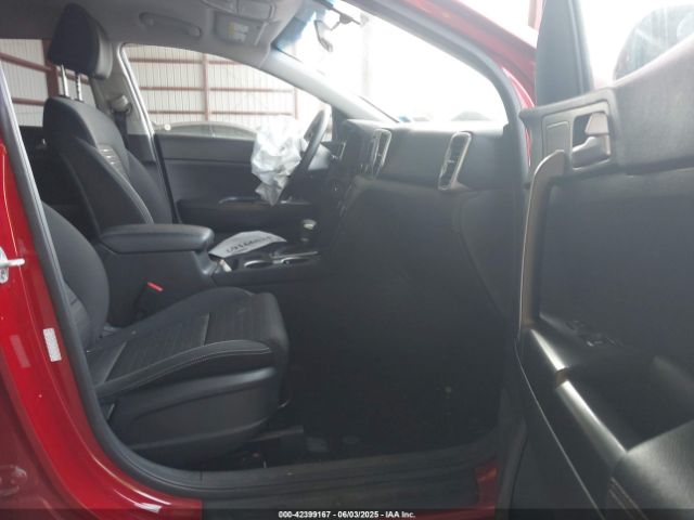KNDPMCAC9J7386293 KIA Sportage Lx
