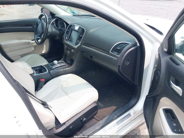 2C3CCAEG2FH802221 Chrysler 300C