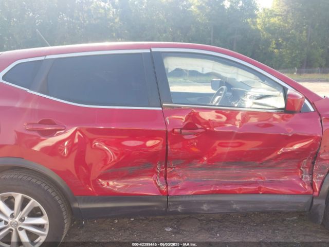 JN1BJ1CP2JW191796 Nissan Rogue Sport S