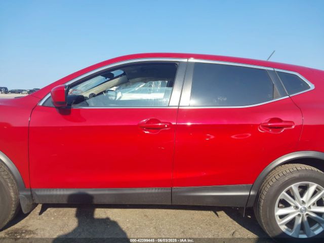 JN1BJ1CP2JW191796 Nissan Rogue Sport S
