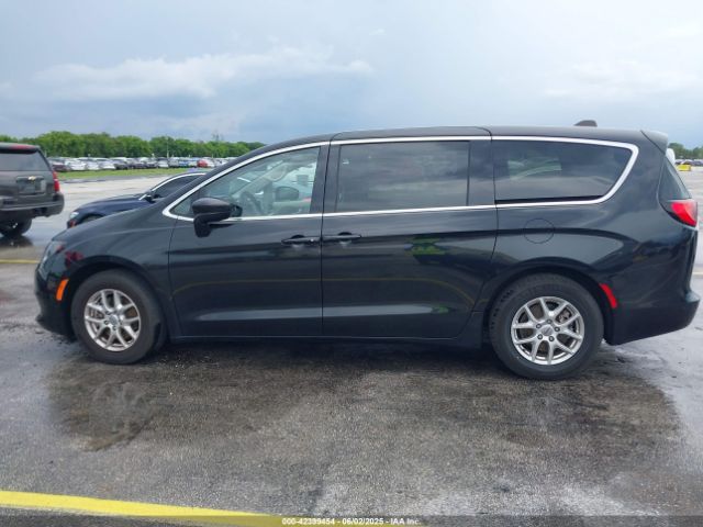 2C4RC1CGXNR235418 Chrysler Voyager Lx