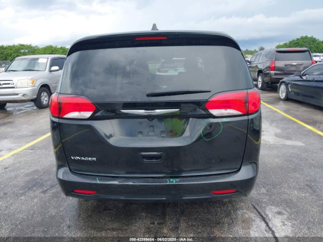 2C4RC1CGXNR235418 Chrysler Voyager Lx