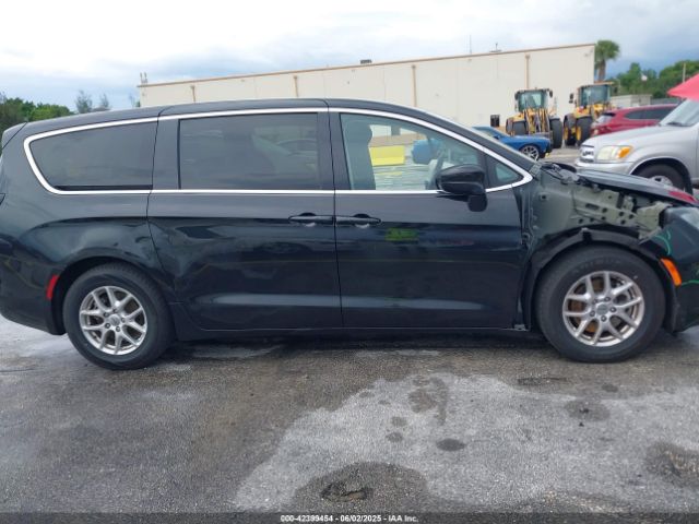 2022 CHRYSLER VOYAGER 2C4RC1CGXNR235418 Photo 5
