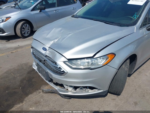 3FA6P0G72JR187158 Ford FUSION S