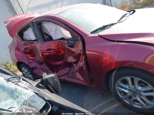 3MYDLBZVXGY140979 Scion p5v