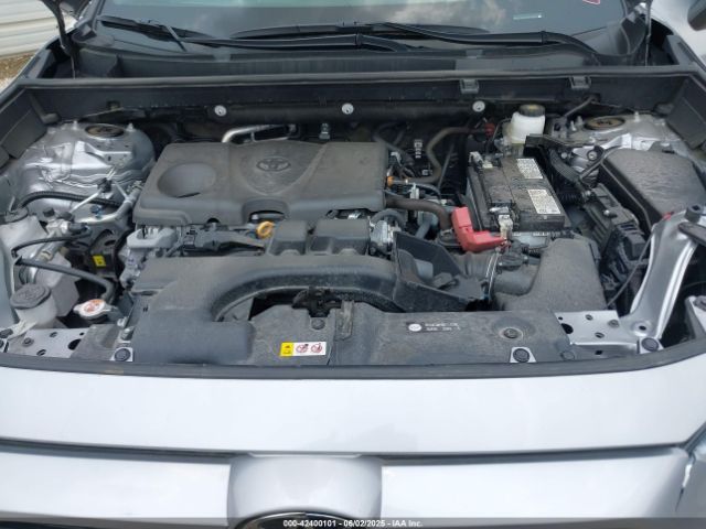 2T3F1RFV1RC458901 Toyota RAV4 LE