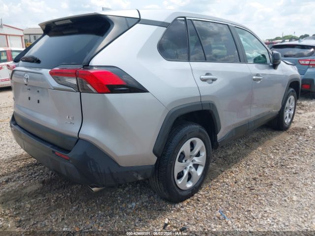 2T3F1RFV1RC458901 Toyota RAV4 LE