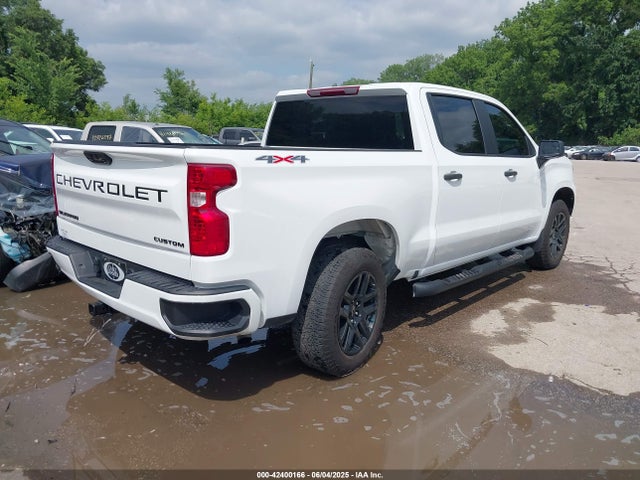 2024 CHEVROLET SILVERADO 1500 1GCPDBEK9RZ315638 Photo 3