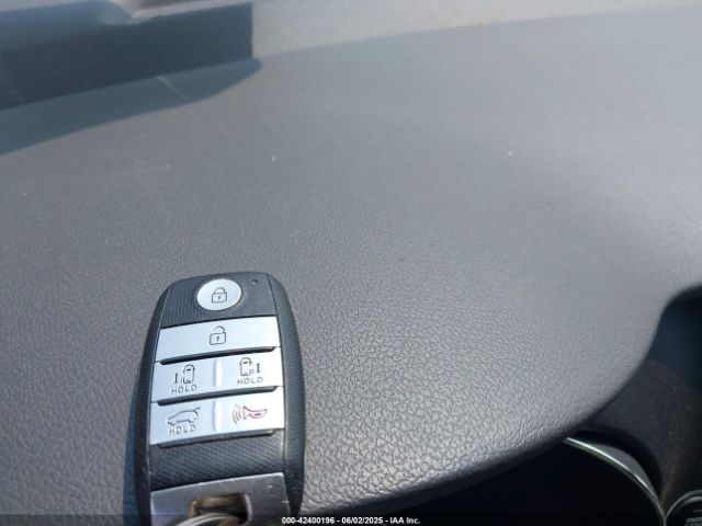 KNDMB5C17H6313424 KIA SEDONA LX