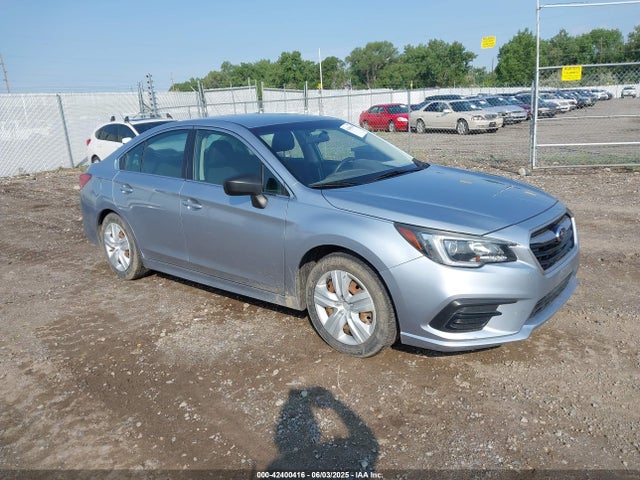 Subaru u5 2018 4S3BNAA66J3045494 main image