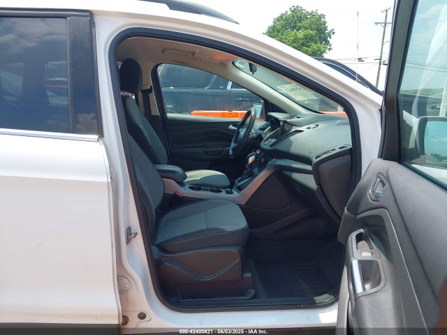 Продажа на аукционе авто 2014 Ford Escape Se, vin: 1FMCU9G9XEUC00583, номер лота: 42400421