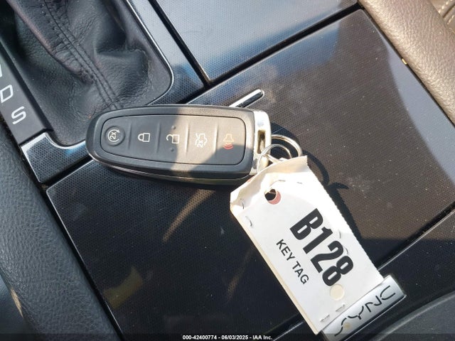 Ford Taurus Limited 2018 1FAHP2J83JG120727 Image 11