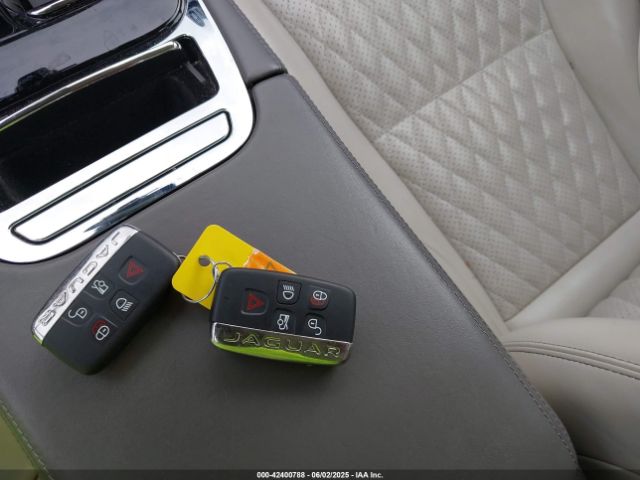 2016 JAGUAR XJ SAJWA2G76G8W00430 Photo 10