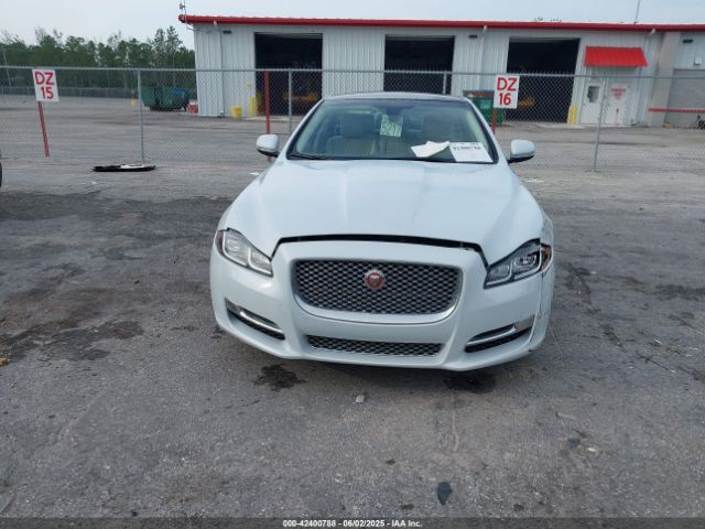 2016 JAGUAR XJ SAJWA2G76G8W00430 Photo 5