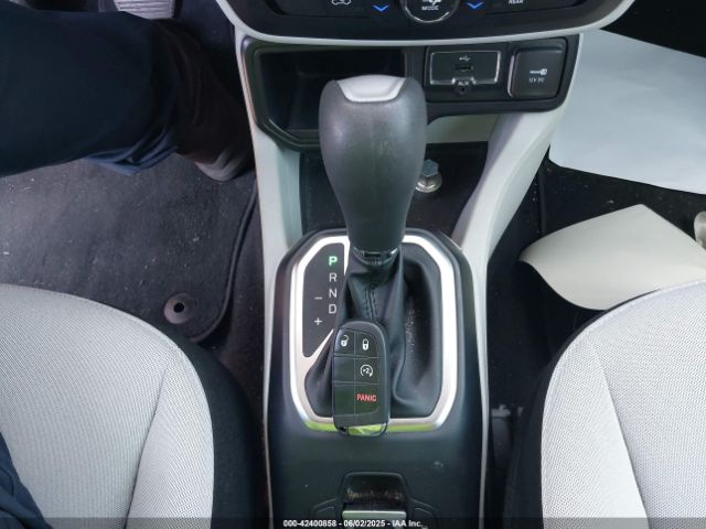 ZACCJABB5JPJ54842 Jeep Renegade Latitude Fwd