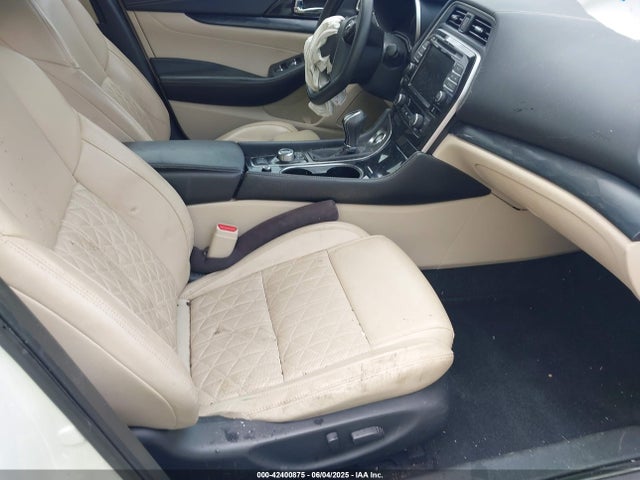 1N4AA6AV5KC381057 Nissan 2019
