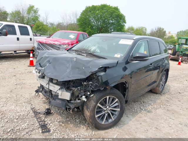5TDJZRFH3JS549265 Toyota Highlander Xle