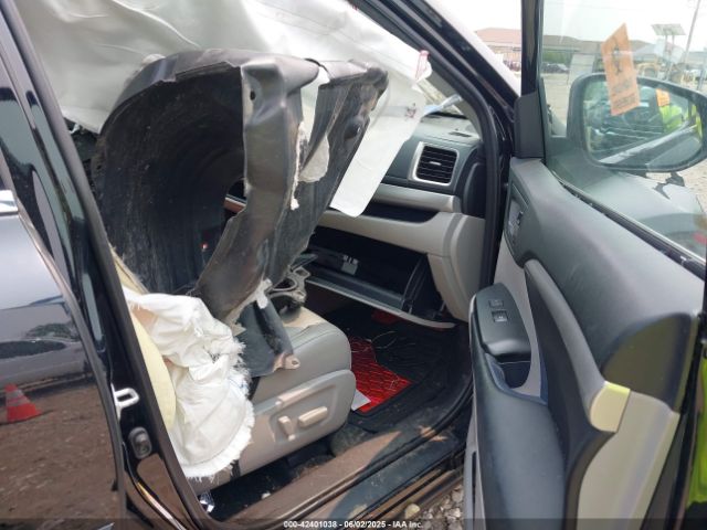 5TDJZRFH3JS549265 Toyota Highlander Xle