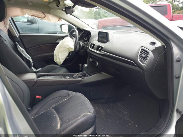 2017 MAZDA MAZDA3 3MZBN1W3XHM141696 Photo 4