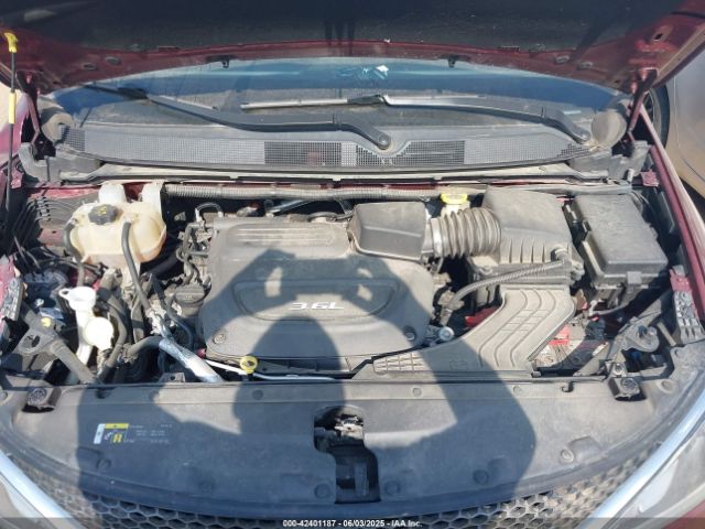 2018 CHRYSLER PACIFICA 2C4RC1FG4JR109870 Photo 9