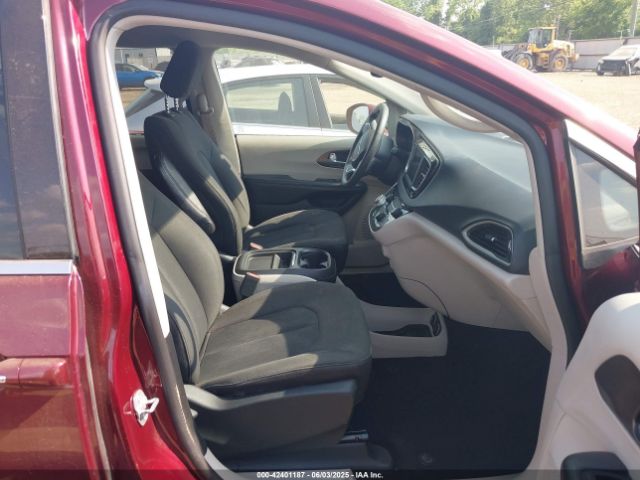 2018 CHRYSLER PACIFICA 2C4RC1FG4JR109870 Photo 4