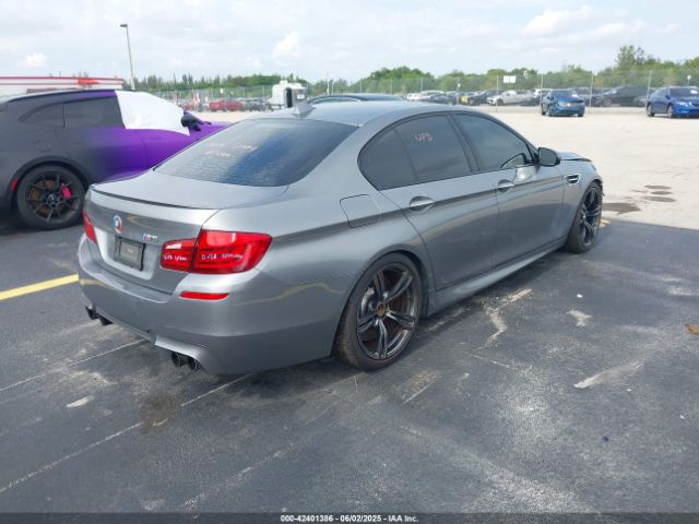 2013 BMW M5 WBSFV9C53DD095989 Photo 3