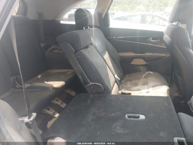 5XYPGDA51GG158444 KIA Sorento 3.3l Lx