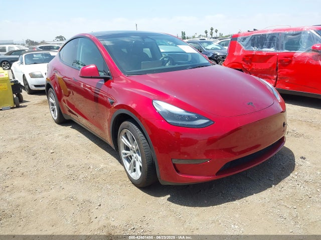 2024 TESLA MODEL Y 7SAYGDEE2RA232785 Photo 0