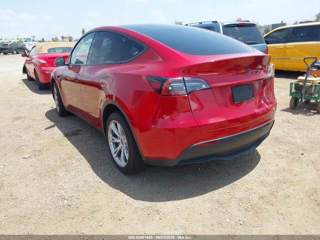 2024 TESLA MODEL Y 7SAYGDEE2RA232785 Photo 2