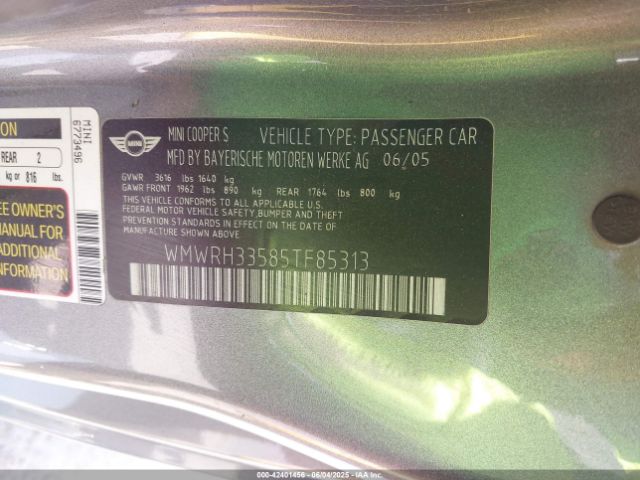 2005 MINI COOPER S WMWRH33585TF85313 Photo 8