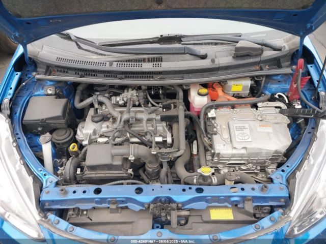 JTDKDTB3XF1584531 Toyota Prius C Two